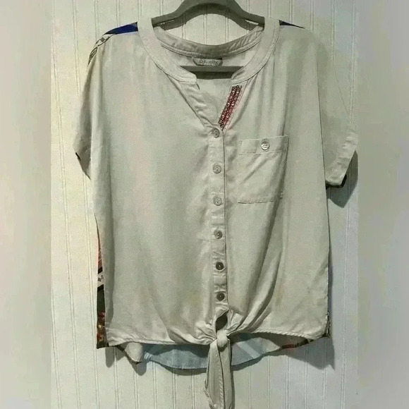 John mark women’s button down tie front mixed pattern blouse Sz. Med EUC office - Picture 2 of 5